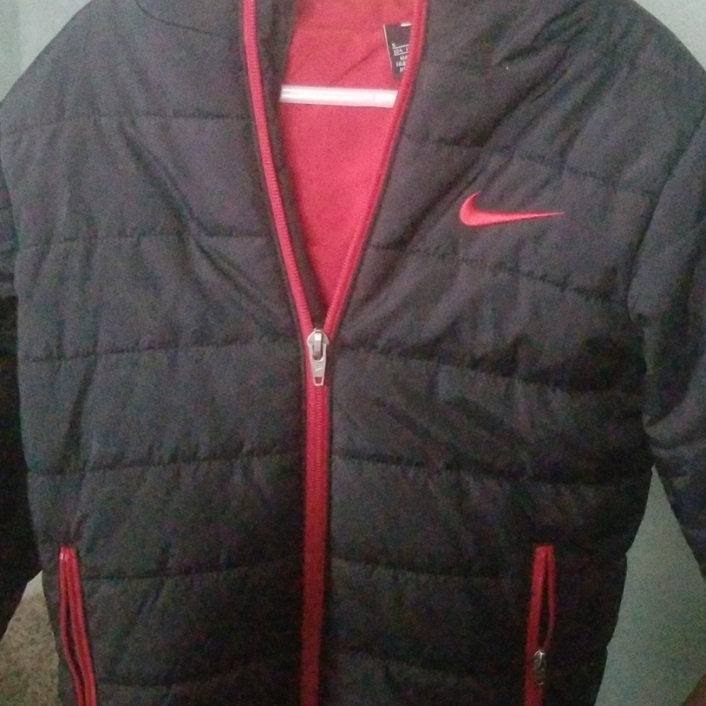 Adorable boy's Nike puffer coat sz 5 small! Euc